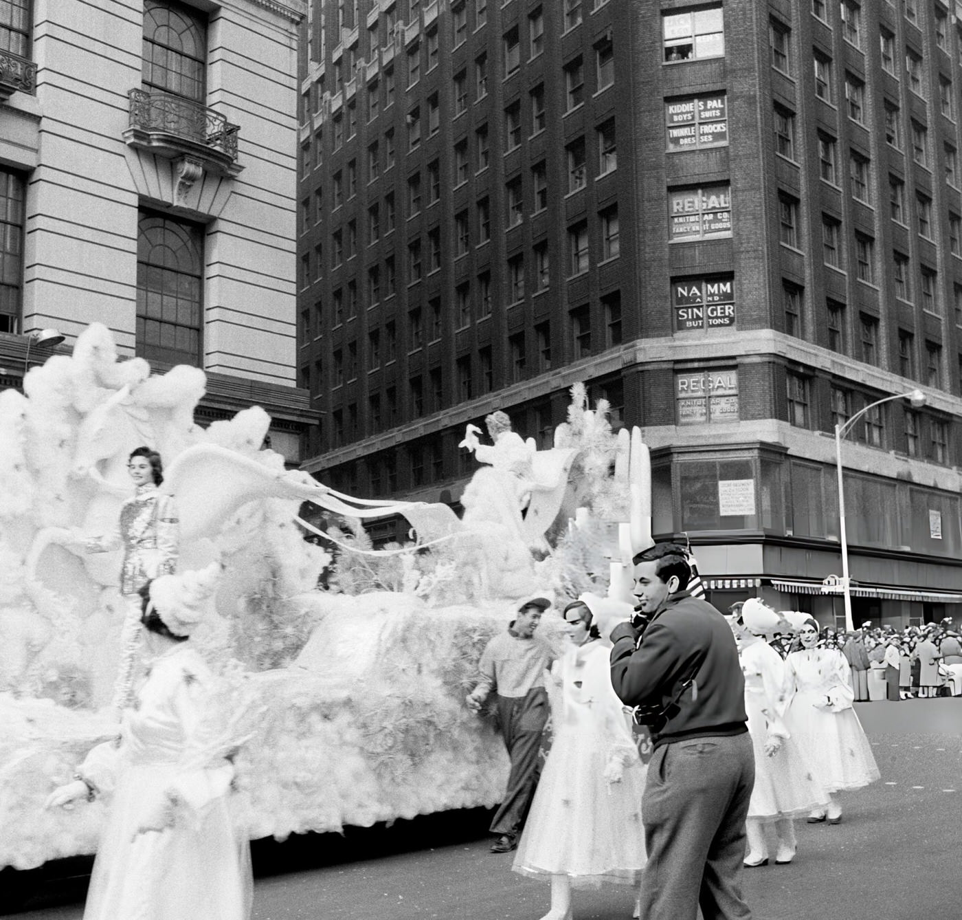 A Float Passes By During The 1954 Macy'S Thanksgiving Day Parade, 1954.