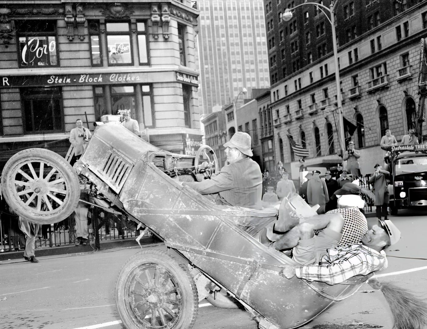 Clowns In A Trick Car Elicit Laughs From Spectators At Macy'S Thanksgiving Day Parade, 1951.