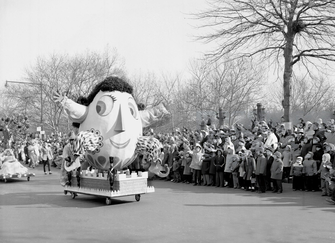 Humpty Dumpty &Amp;Quot;Floats&Amp;Quot; In The Macy'S Thanksgiving Day Parade, 1956.
