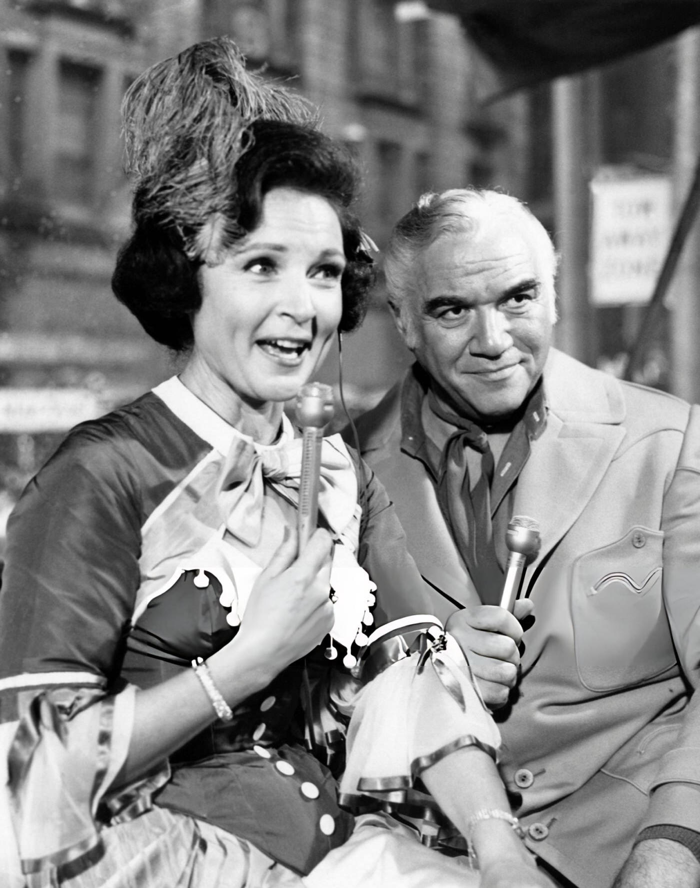 Hosts Betty White And Lorne Greene During The 1967 Macy'S Thanksgiving Day Parade, 1967.