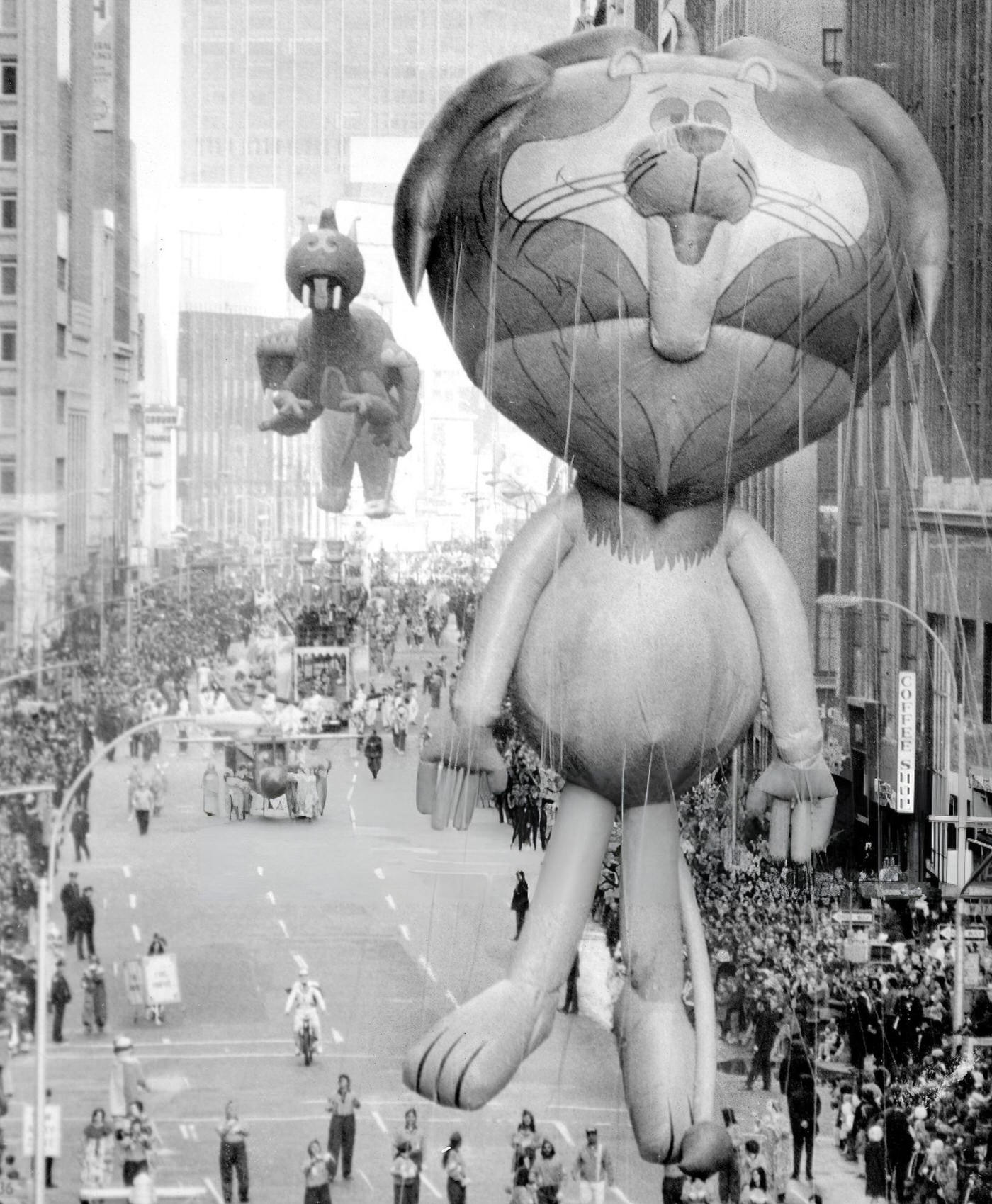 Snoopy, Linus The Lion, Mickey Mouse, And Happy Dragon Are Featured At Macy'S Thanksgiving Day Parade, 1972.