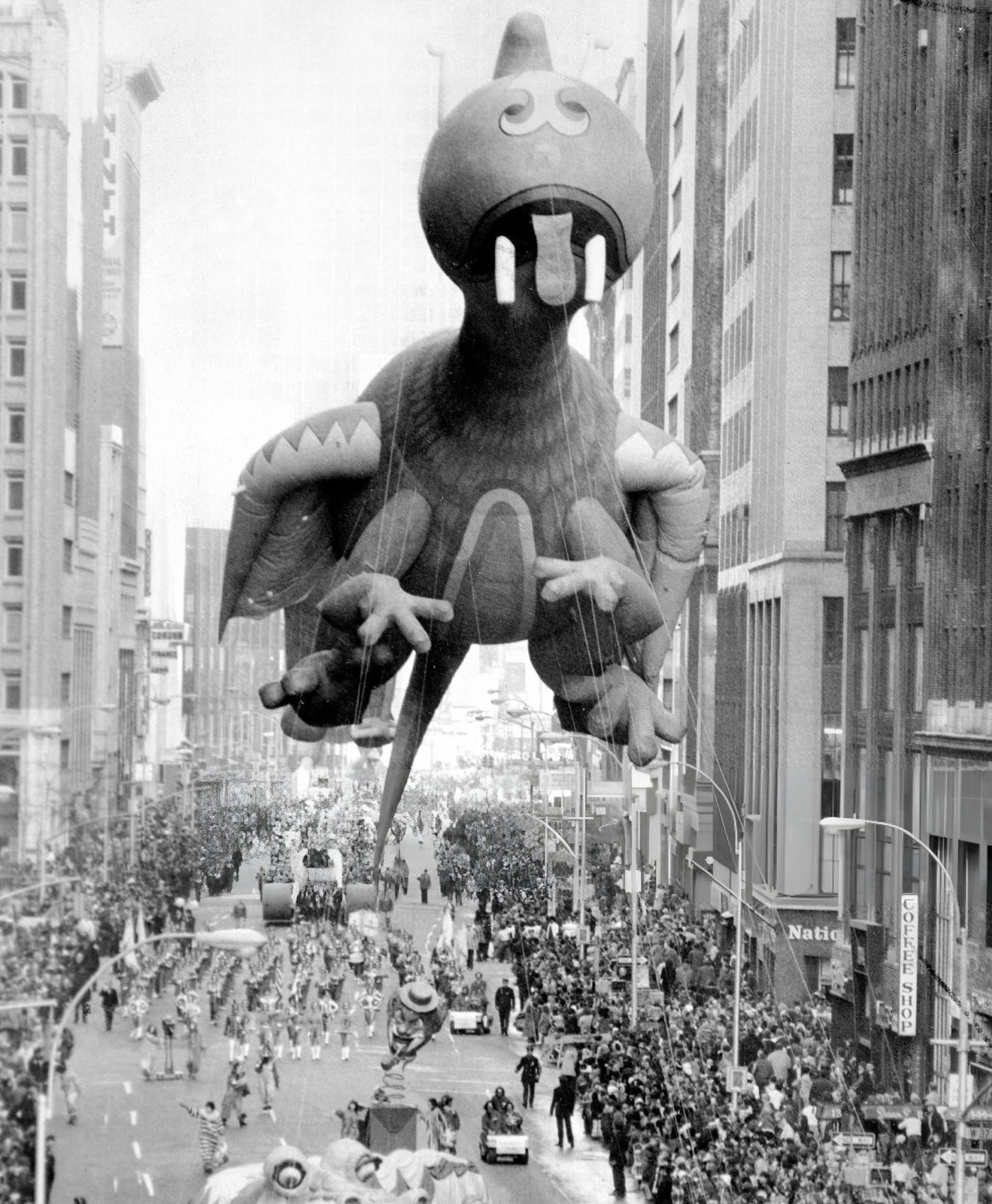 Snoopy, Linus The Lion, Mickey Mouse, And Happy Dragon Are Featured At Macy'S Thanksgiving Day Parade, 1972.