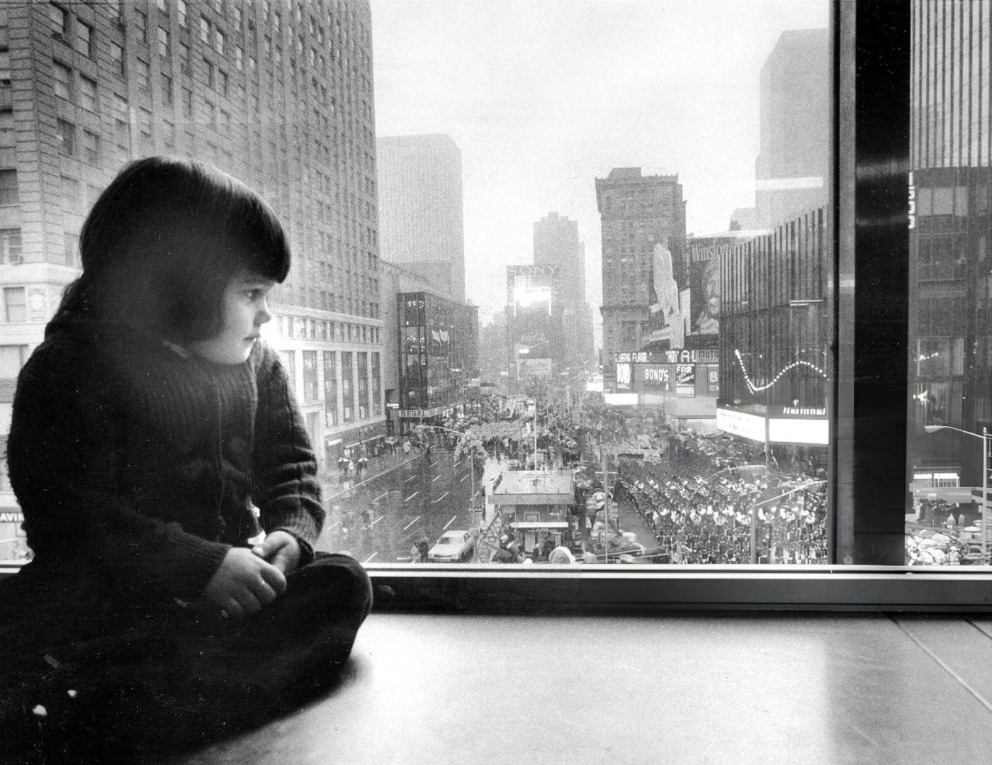 Nicole Grauer'S 50-Yard-Line Seat For Macy'S Thanksgiving Day Parade Is On The Third Floor Of 1 Times Square, 1972.