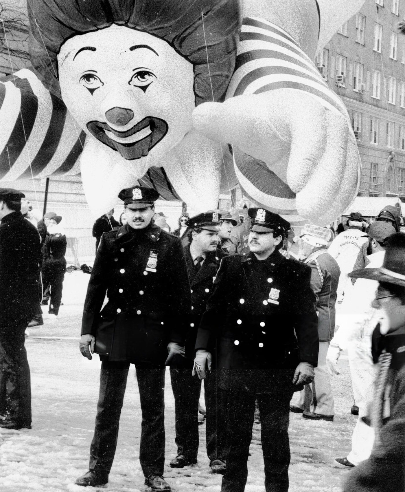 Ronald Mcdonald Appears Ready To Interact With &Amp;Quot;New York'S Finest&Amp;Quot; In The Macy'S Thanksgiving Day Parade.