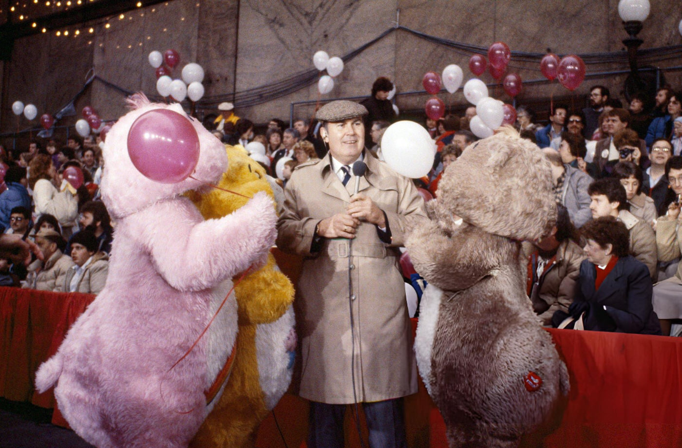 Willard Scott During The Macy'S Thanksgiving Day Parade, 1983.