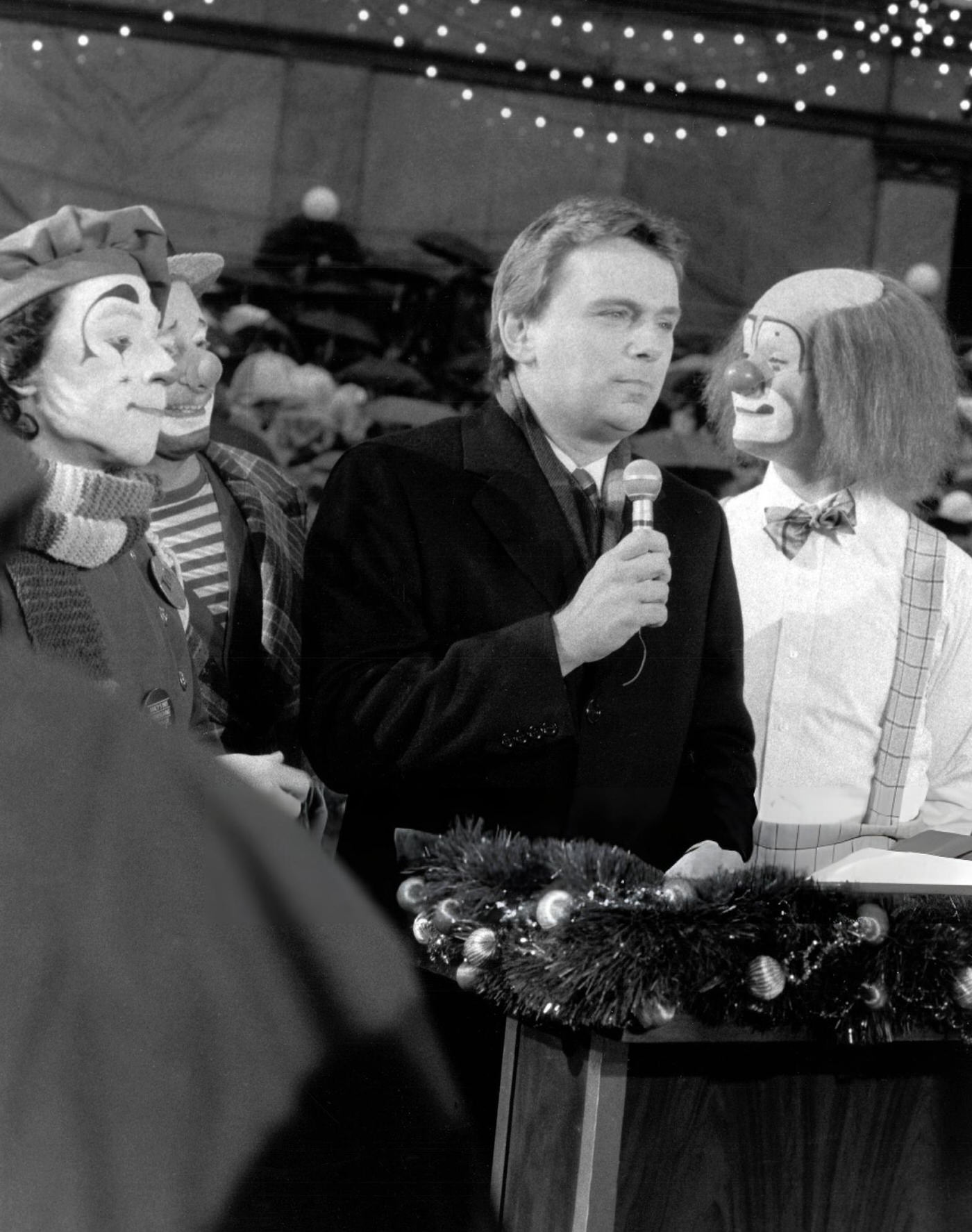 Host Pat Sajak During The Macy'S Thanksgiving Day Parade, 1985.