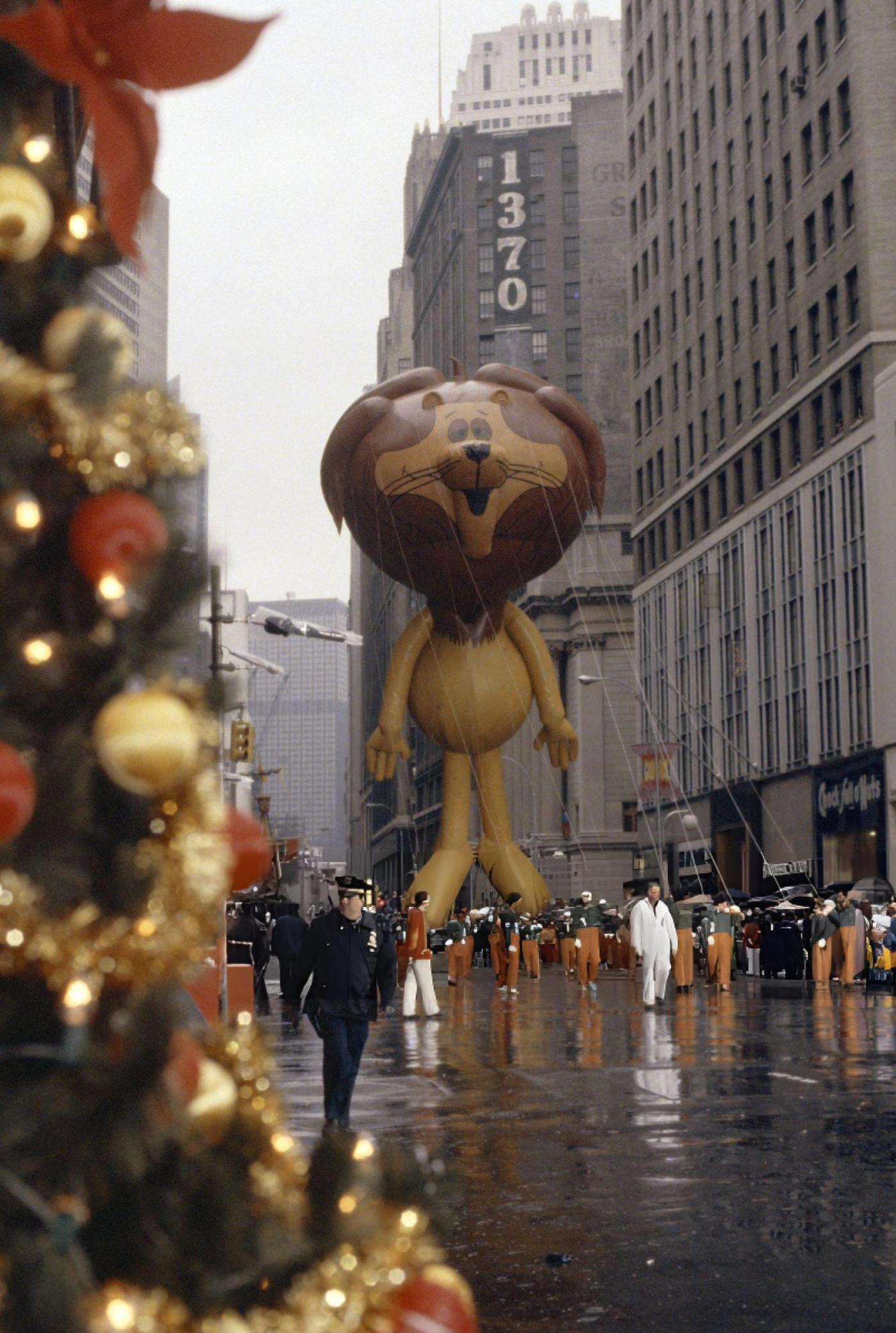 The Linus The Lionhearted Balloon During The 1983 Macy'S Thanksgiving Day Parade.