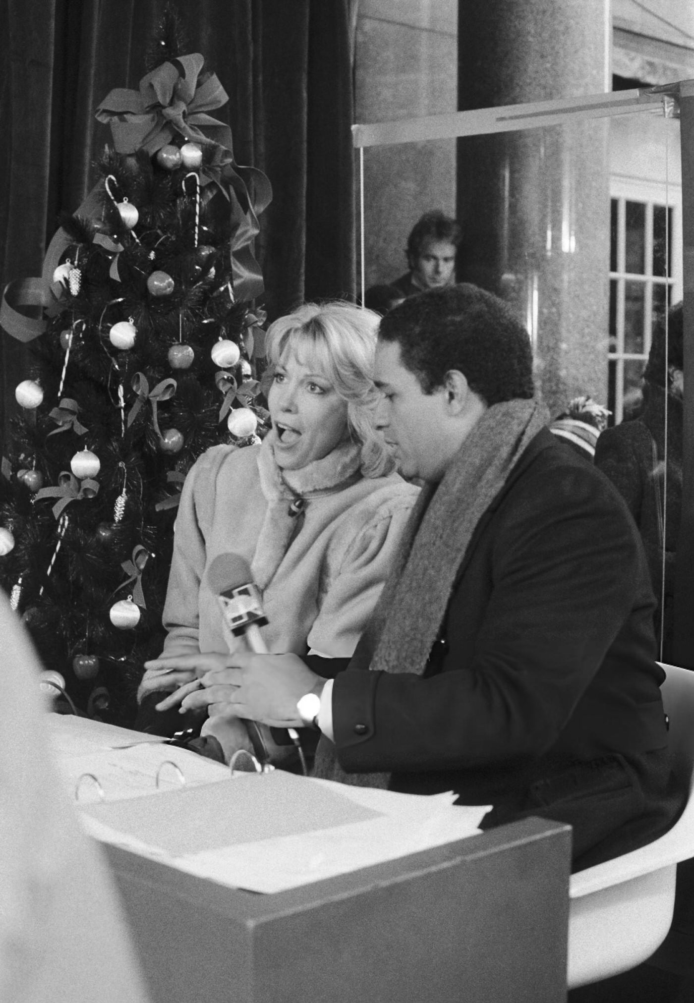 Nbc Hosts Sarah Purcell And Bryant Gumbel During The 1982 Macy'S Thanksgiving Day Parade.