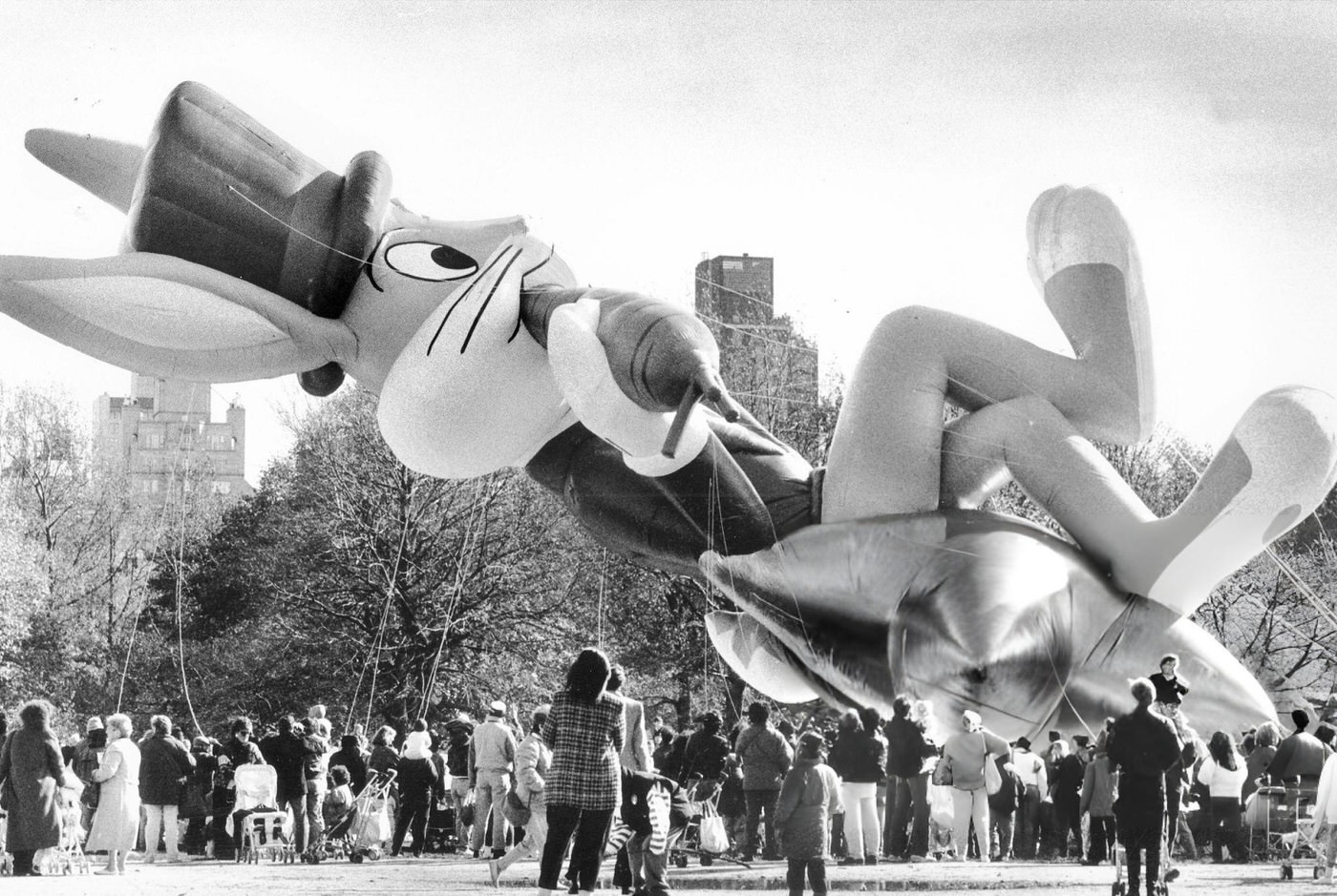 Bugs Bunny Levitates Over The Great Lawn In Central Park During A Trial Run Before Its Debut At The Macy'S Thanksgiving Day Parade.