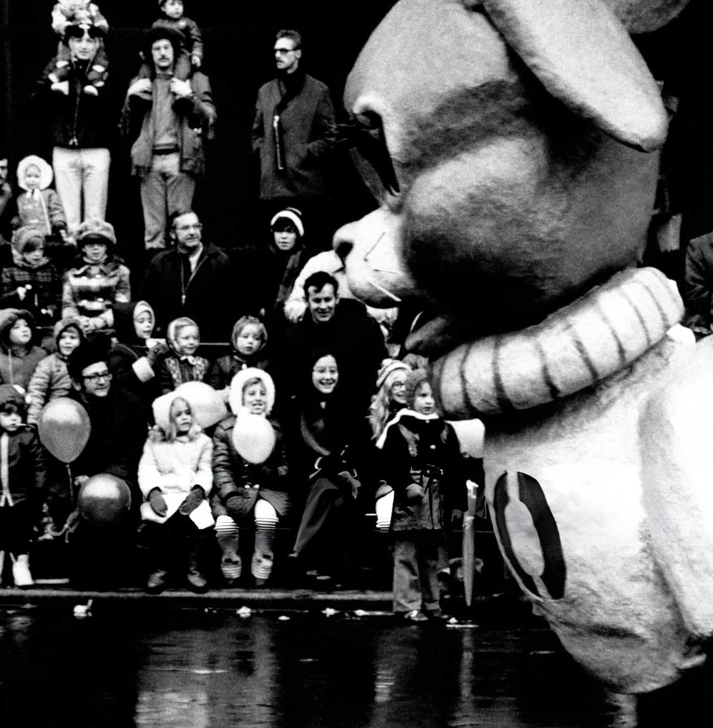 The Crowd Watches The Floats Go By During The 55Th Annual Macy'S Thanksgiving Day Parade, November 26, 1981.