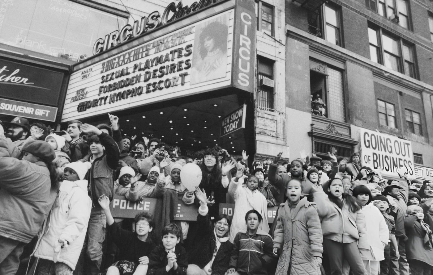 A Large Crowd Waits On The Street For The Macy'S Thanksgiving Day Parade, Circa 1984.