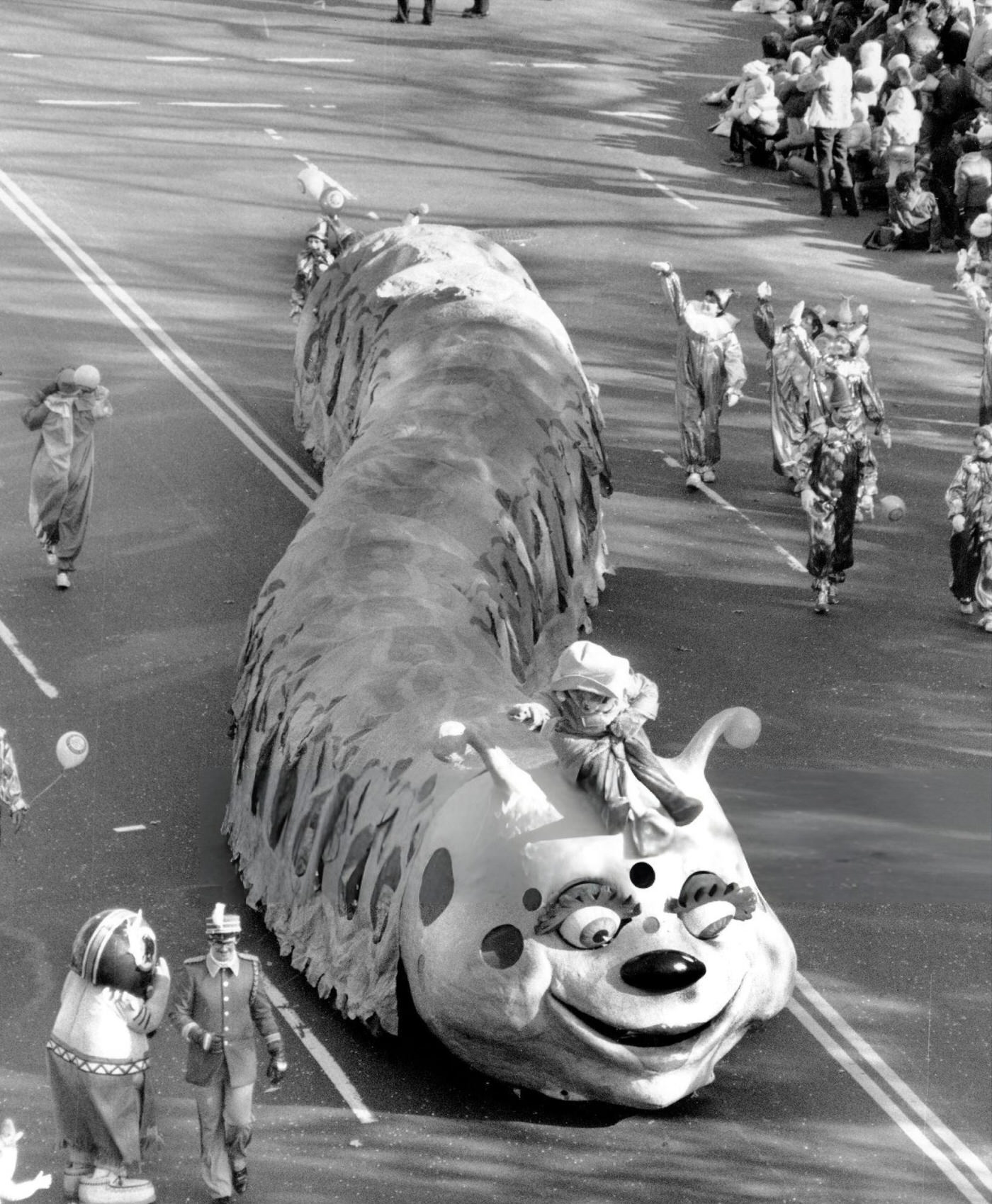 The &Amp;Quot;Double Bug&Amp;Quot; Balloon Snakes Along Central Park West During The Macy'S Thanksgiving Day Parade.