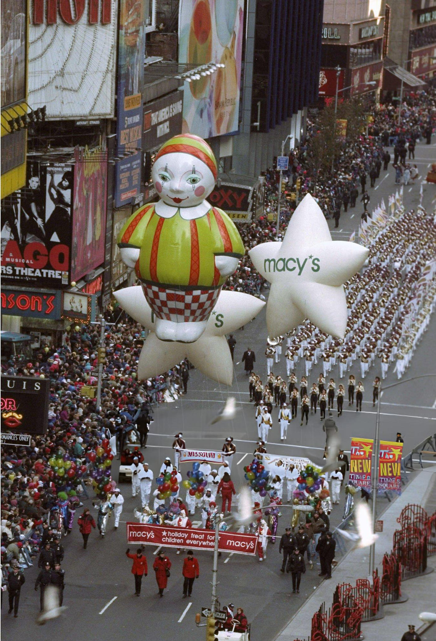 The Grand Entrance At Times Square During The Macy'S Thanksgiving Day Parade.