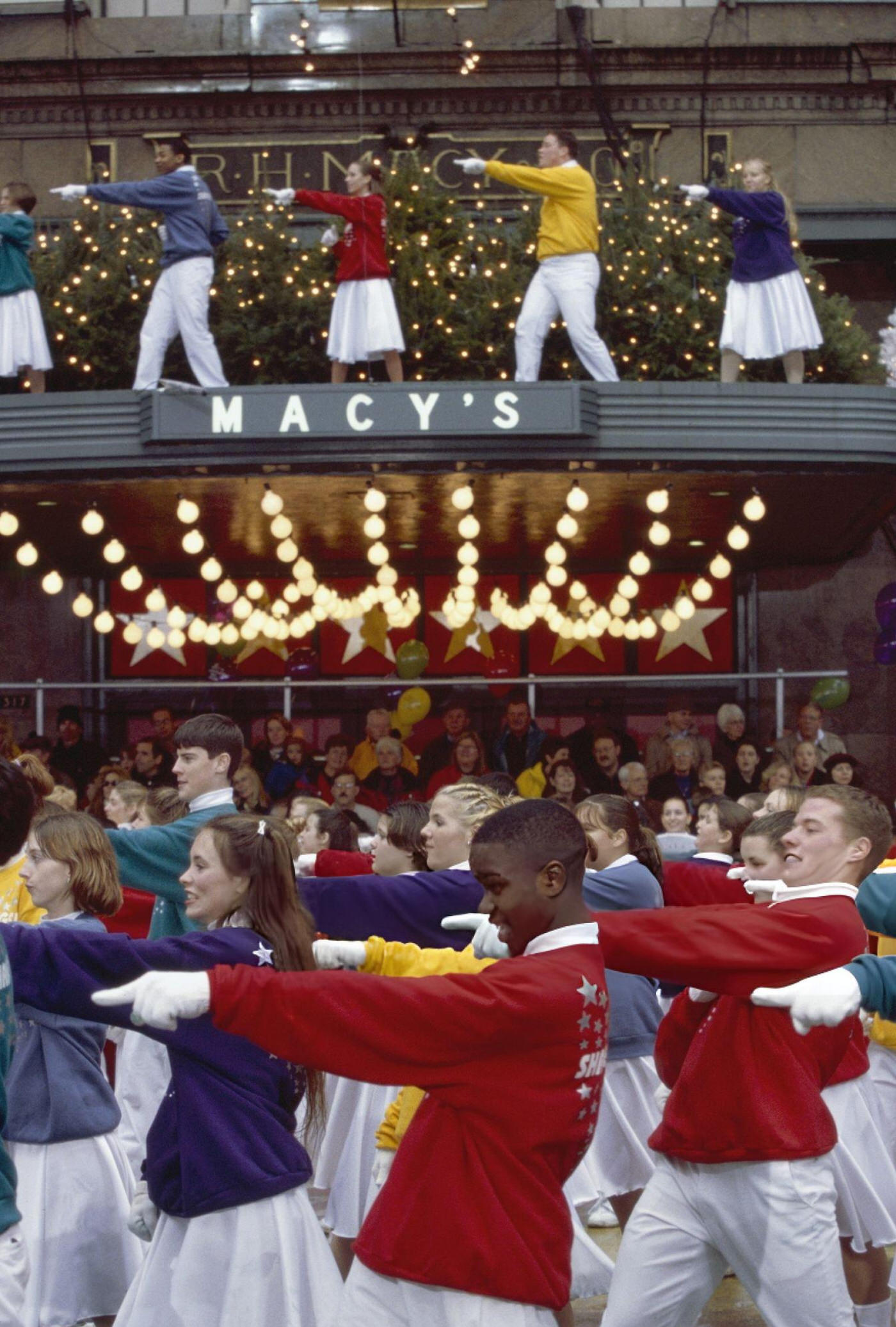 &Amp;Quot;America Sings&Amp;Quot; Performance During The 1999 Macy'S Thanksgiving Day Parade.