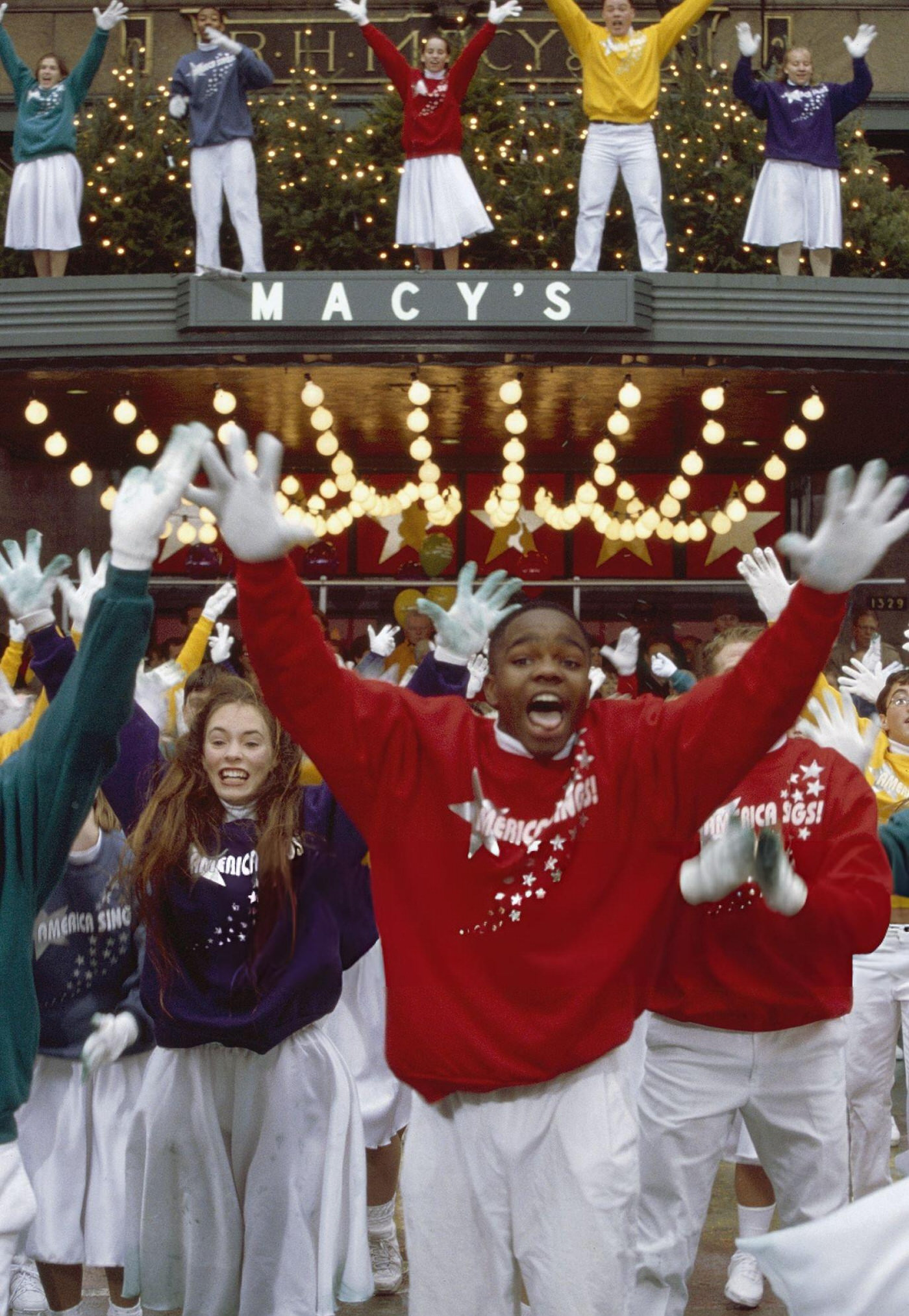 &Amp;Quot;America Sings&Amp;Quot; Performance During The 1999 Macy'S Thanksgiving Day Parade.
