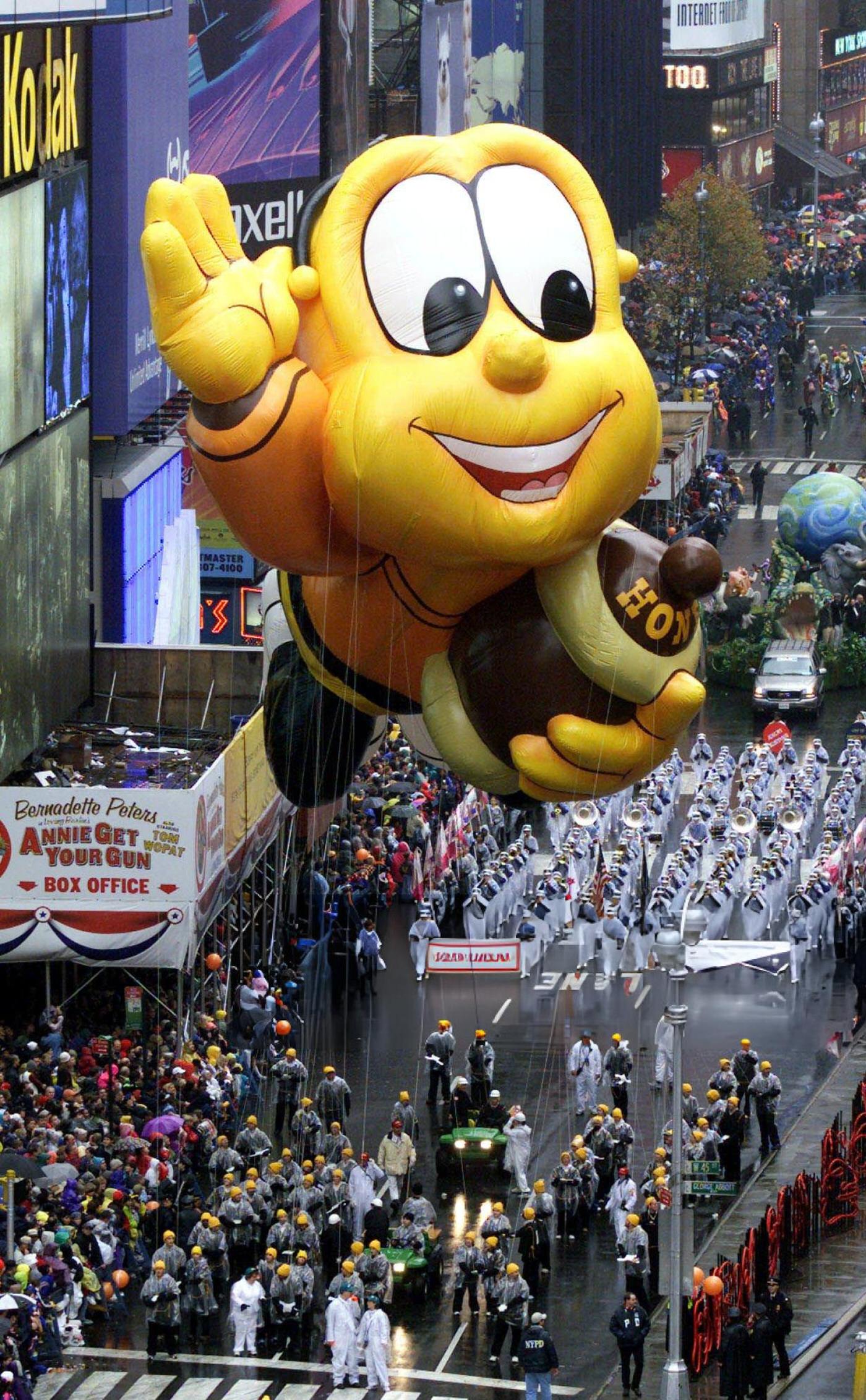 The Honey Nut Cheerios Bee Balloon Glides Down Broadway During The 73Rd Annual Macy'S Thanksgiving Day Parade, November 25, 1999.
