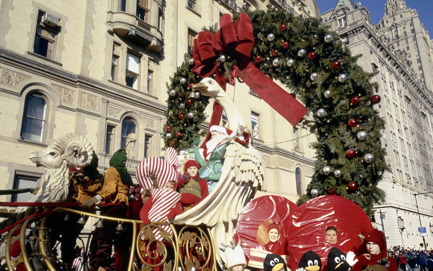 The Santa Claus Float During The 1997 Macy'S Thanksgiving Day Parade.