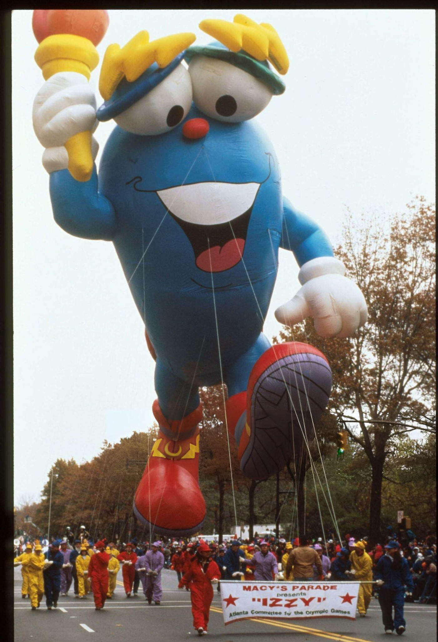 A Giant Balloon Of Izzy, The Olympic Mascot, Floats In The Air During The 69Th Macy'S Thanksgiving Day Parade, November 23, 1995.