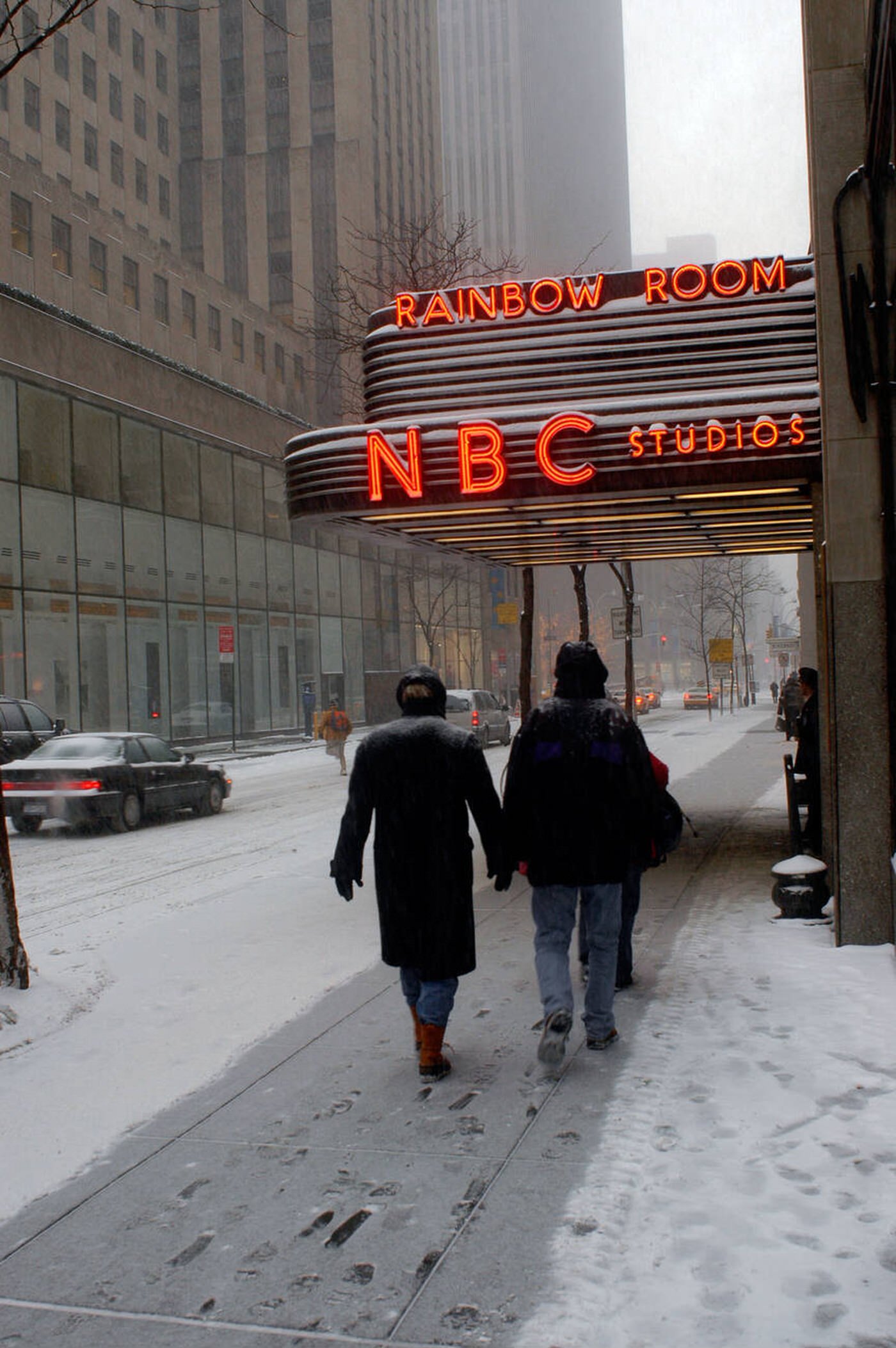 People Venture Out Into A Winter Snowstorm In Front Of The Nbc Studios, 2005.