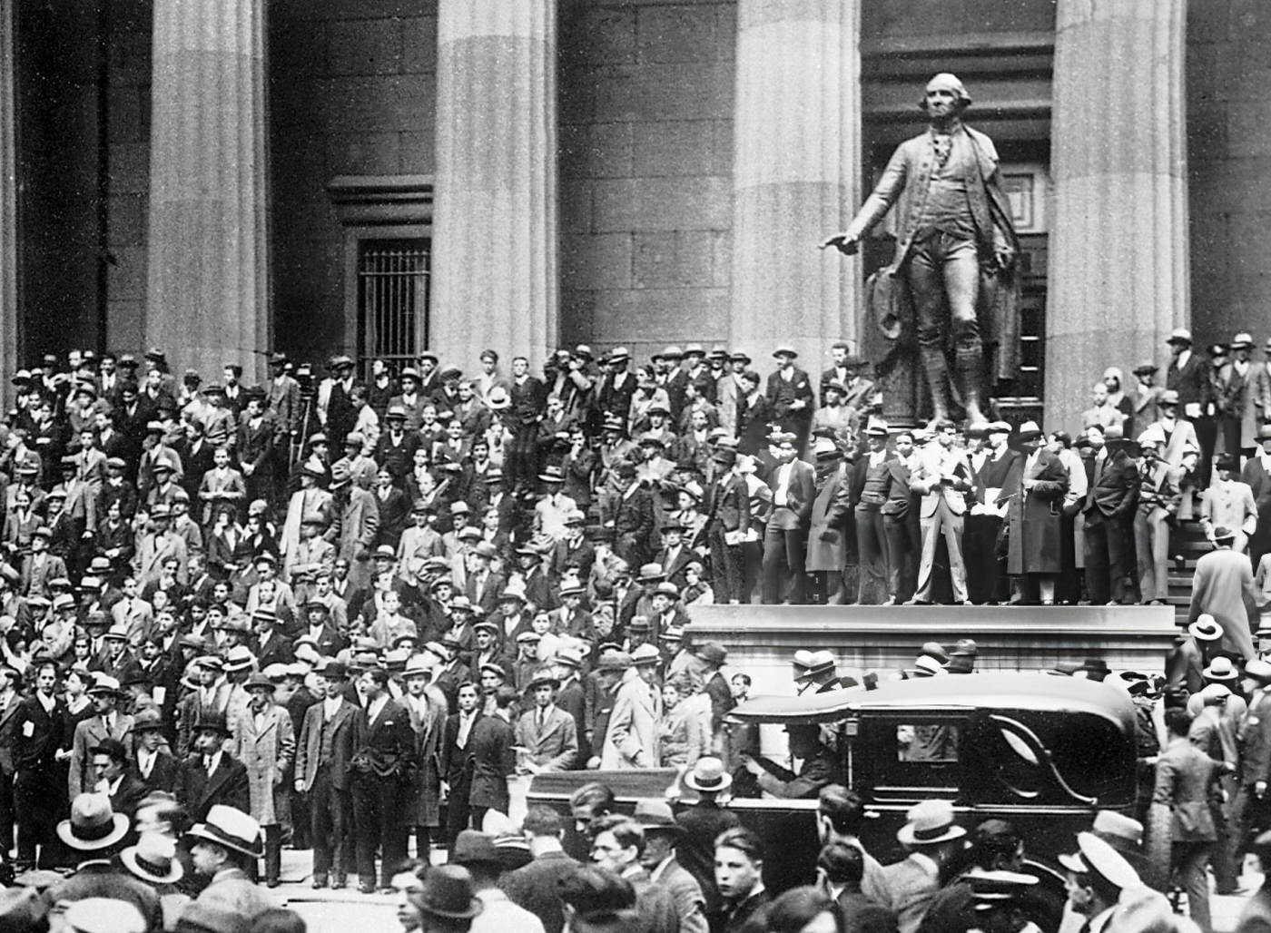 A Crowd Gathers In Front Of The New York Stock Exchange On &Amp;Quot;Black Thursday,&Amp;Quot; October 24, 1929.
