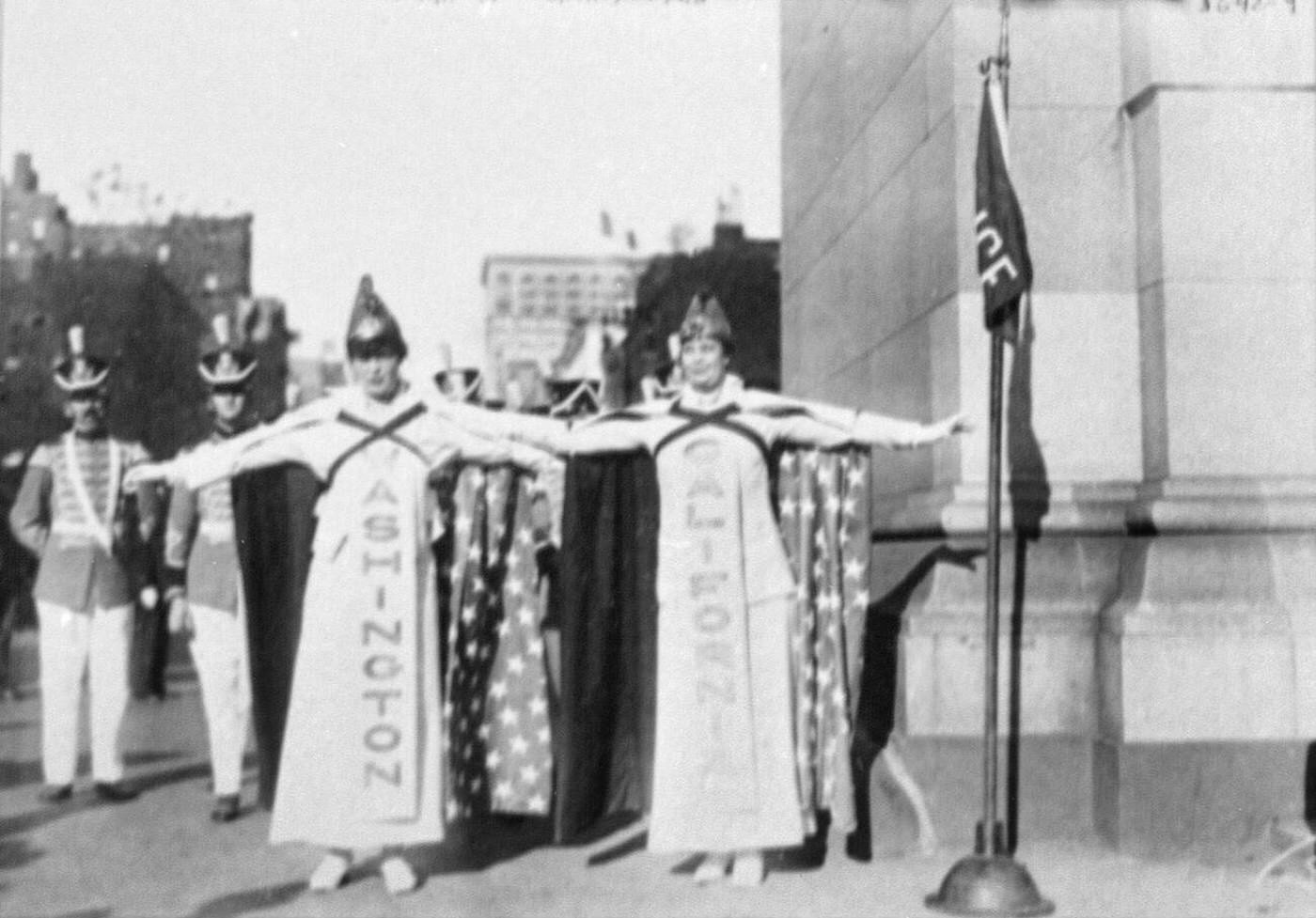 Suffragettes Marion Parkhurst And Catherine Howard At A Demonstration In New York City, 1915.