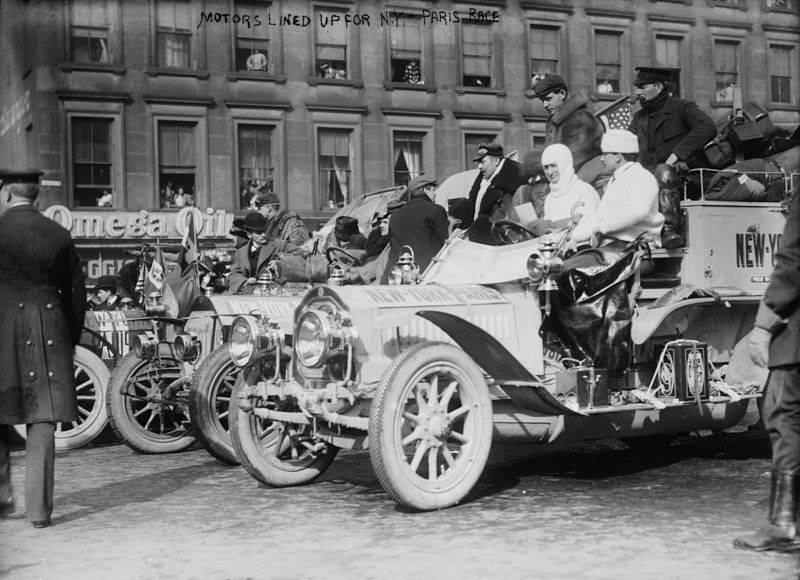 Cars Lined Up In Times Square For The Start Of The New York To Paris Auto Race In 1908