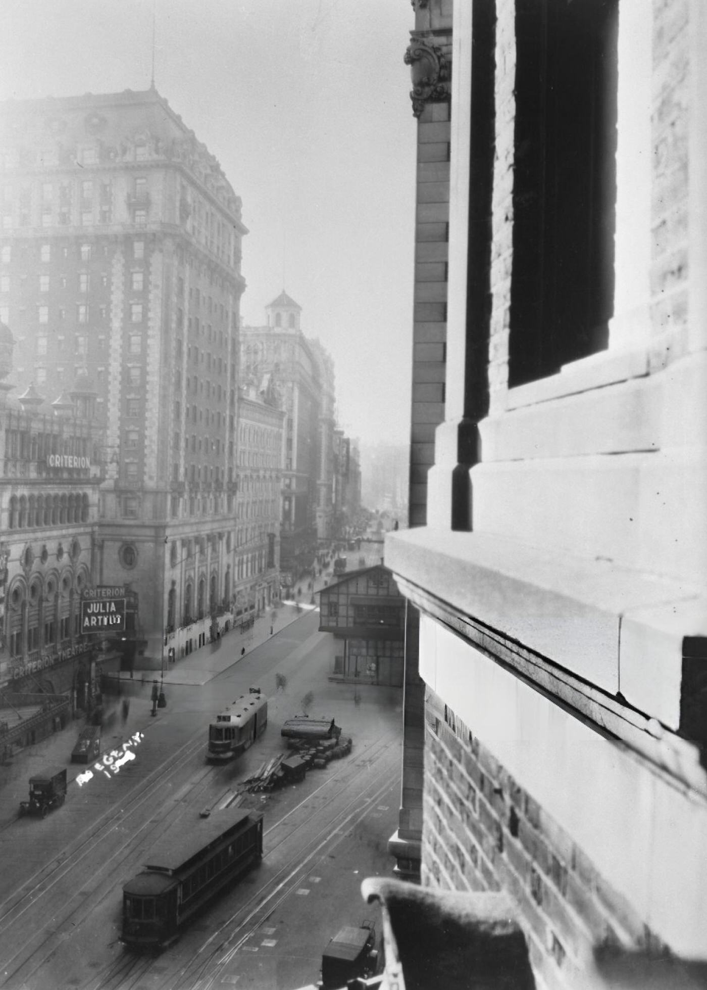 Times Square, Broadway Looking South, 1915.