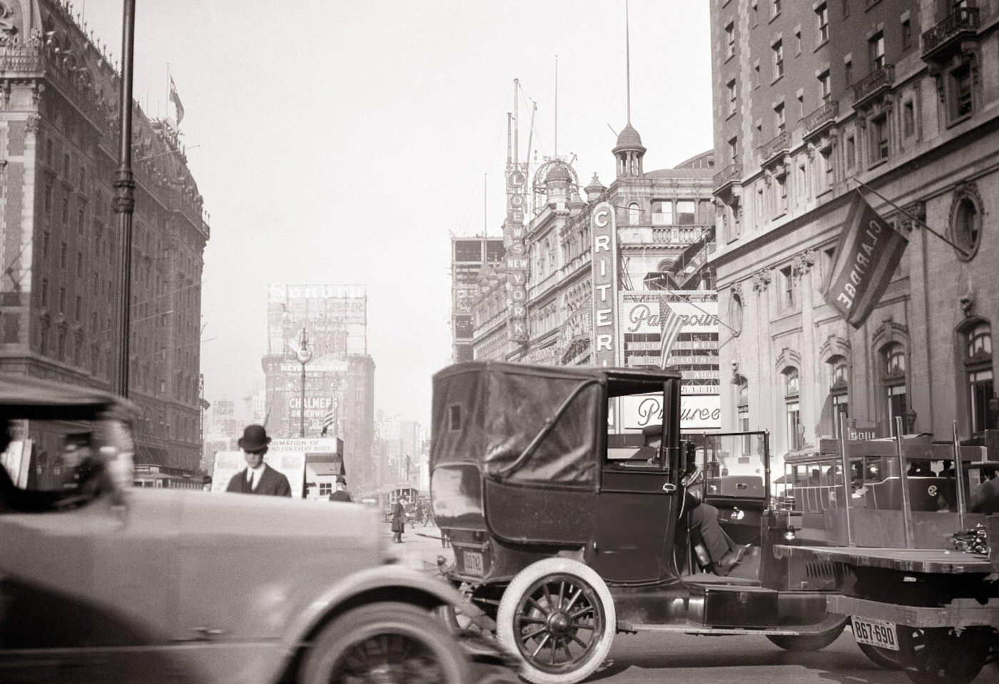 Raymond Hitchcock Rides The Masonic Goat In Front Of The Public Library In New York, 1920S.