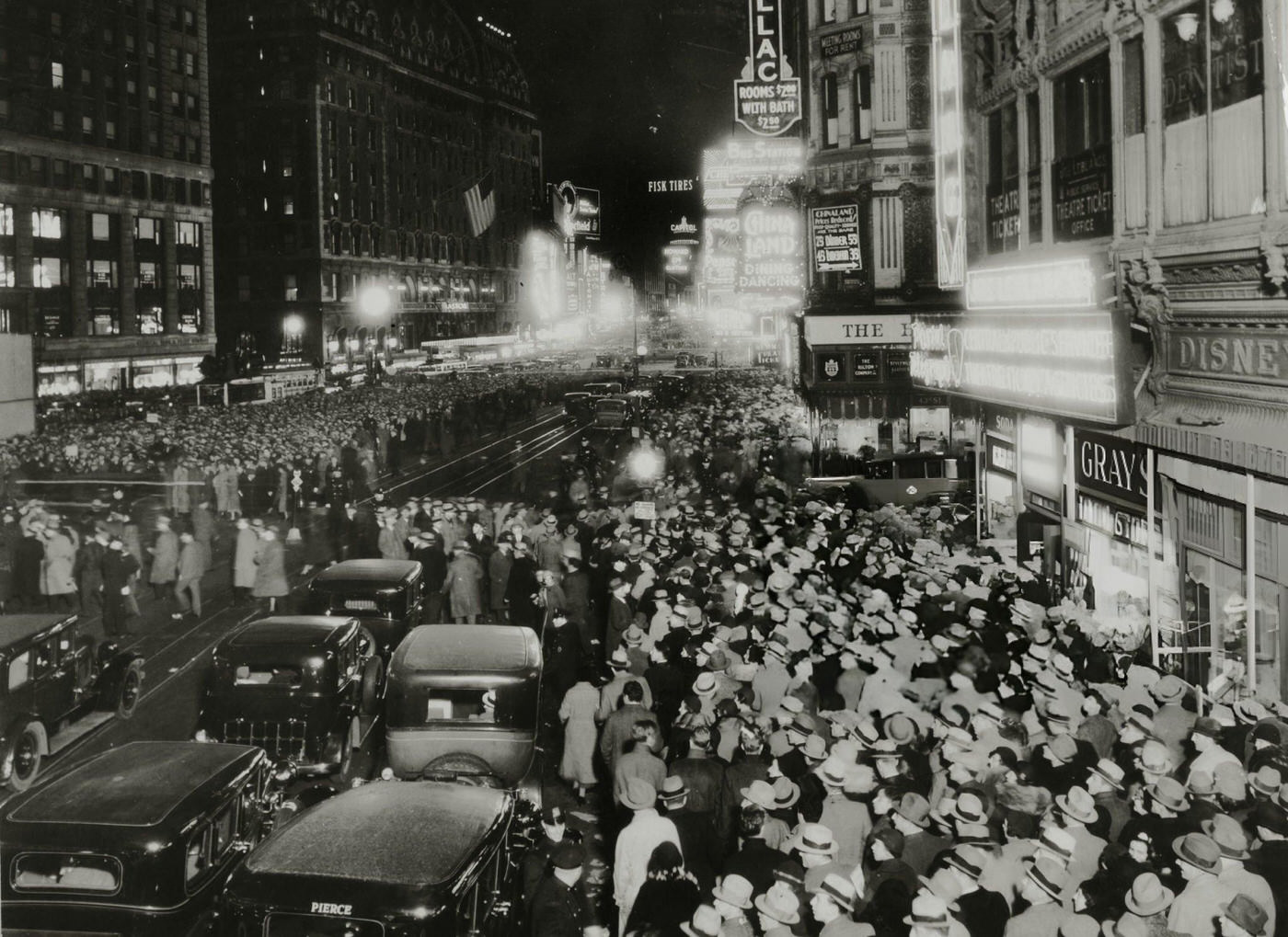 The Theatre District Around Times Square, New York, Showing Large Crowds Leaving The Theaters, 1920S.