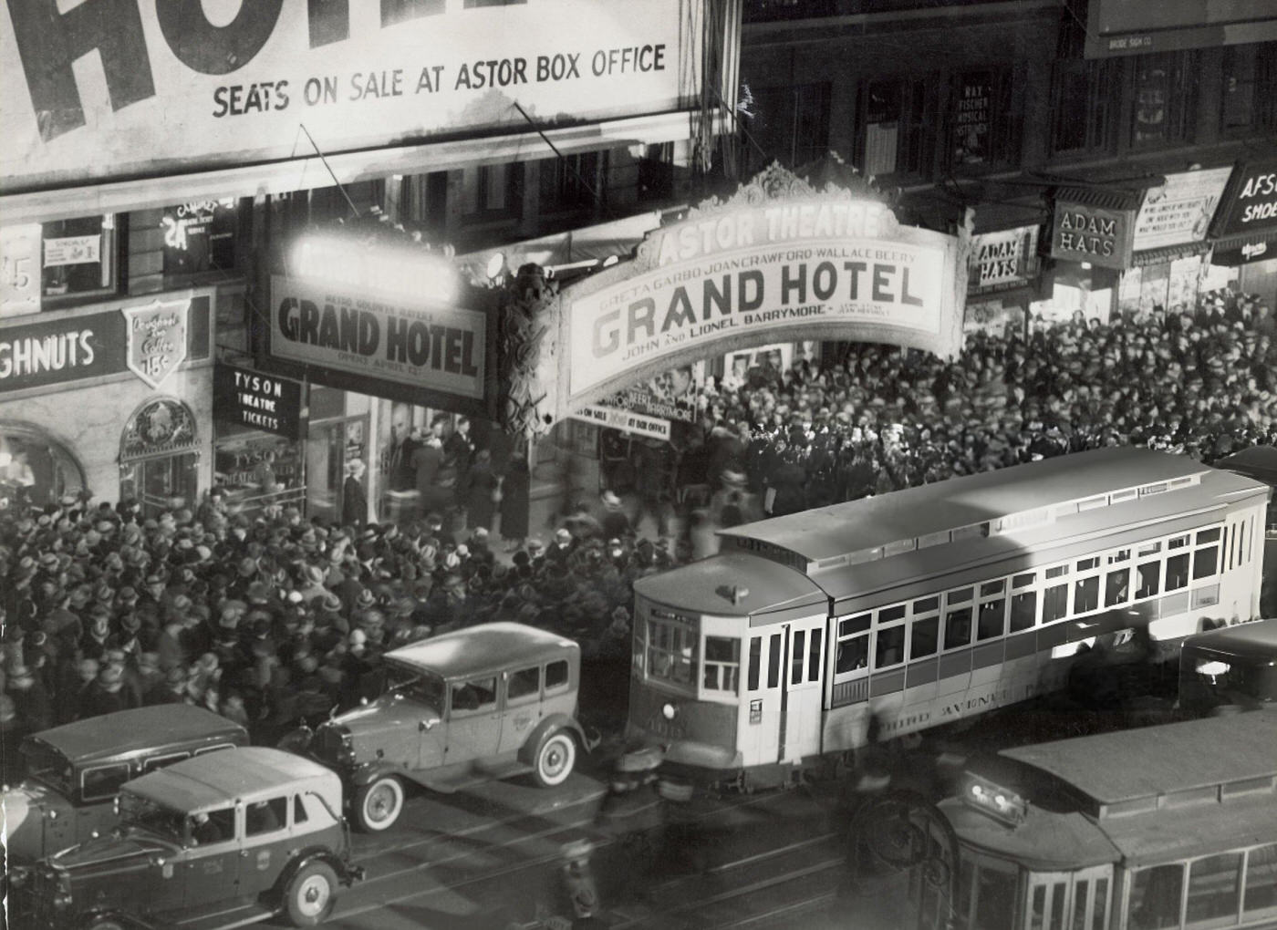 Crowds Gathering At Astor Theater For The Movie Premiere Of Grand Hotel, 1932.