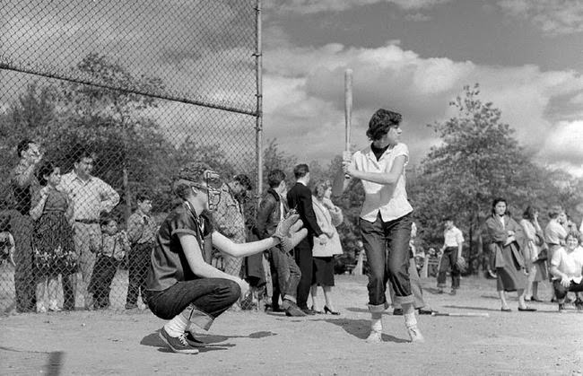 No Poses, Just Life: The Candid 1950S Street Photography That Reveals The True, Unguarded Faces Of New Yorkers
