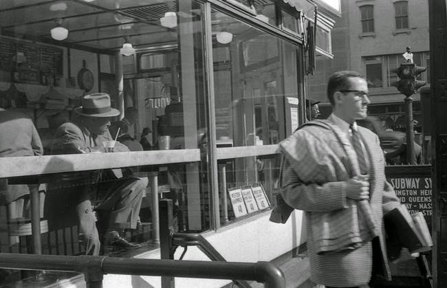No Poses, Just Life: The Candid 1950S Street Photography That Reveals The True, Unguarded Faces Of New Yorkers