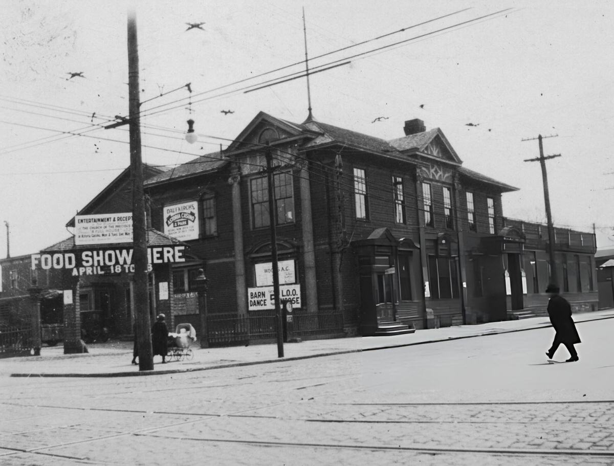 Scharnowitzky'S At Astoria Schuetzen Park At Broadway And Steinway Avenue, 1923.