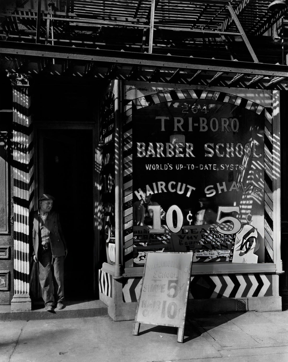 Triboro Barber School, New York, 1935.