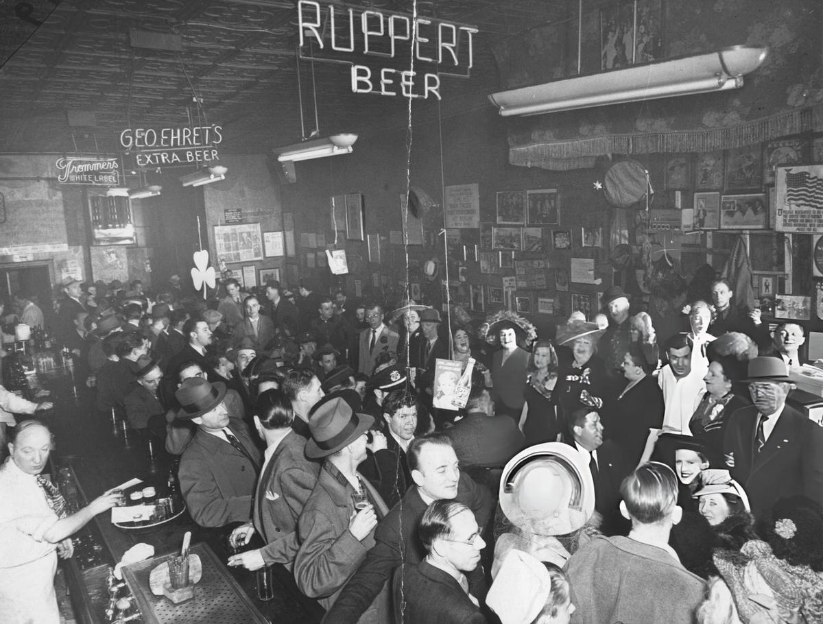Interior Of Sammy'S On The Bowery Featuring Patrons, Soldiers, And Performers, New York, 1944.