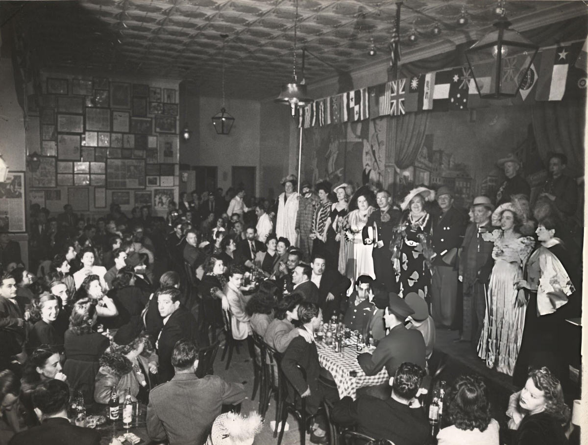 Performers On Stage And Patrons At Tables Inside Sammy'S On The Bowery, New York, 1940S.