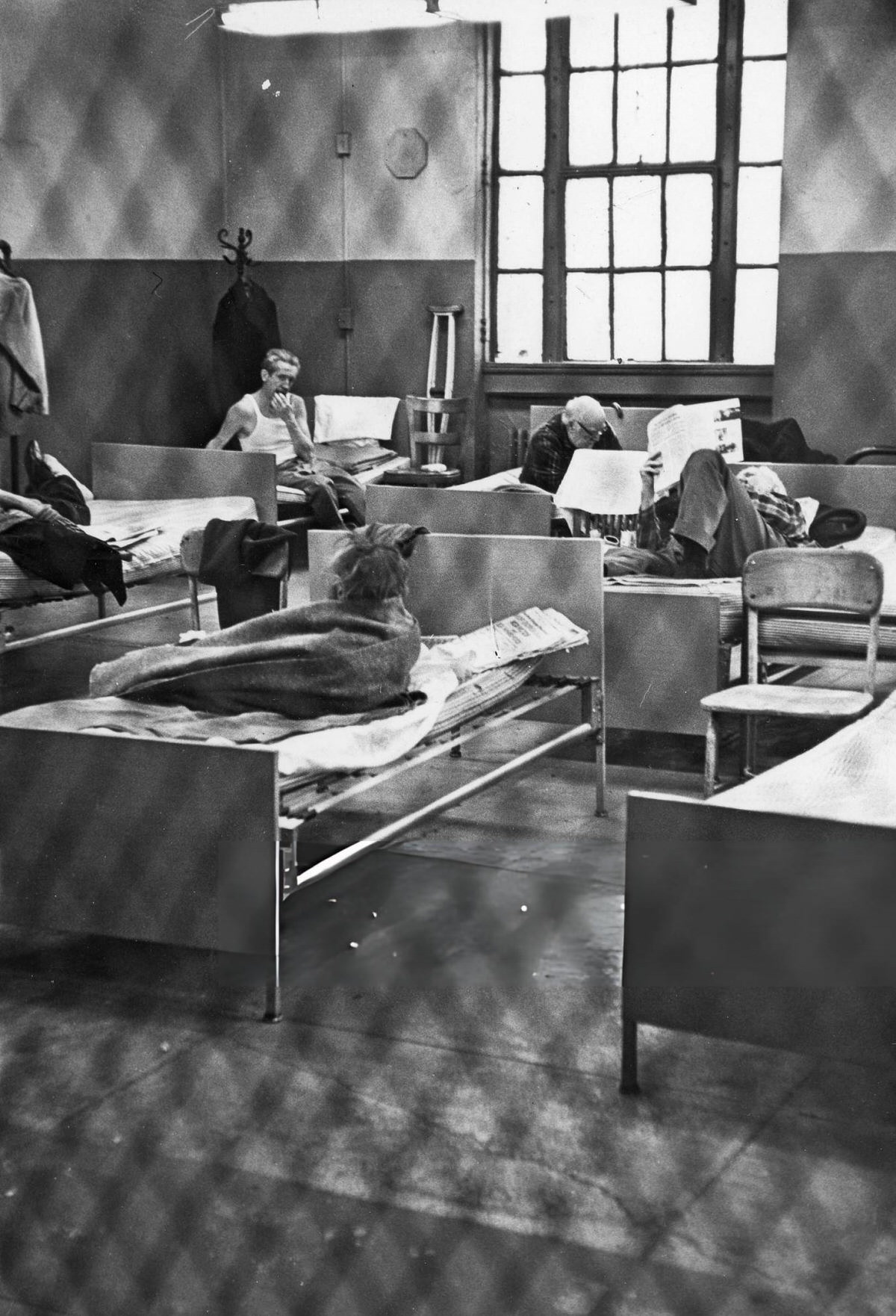 Men In Beds In A Dormitory At The Municipal Lodging House At East 2Nd Street And The Bowery, New York, 1967.