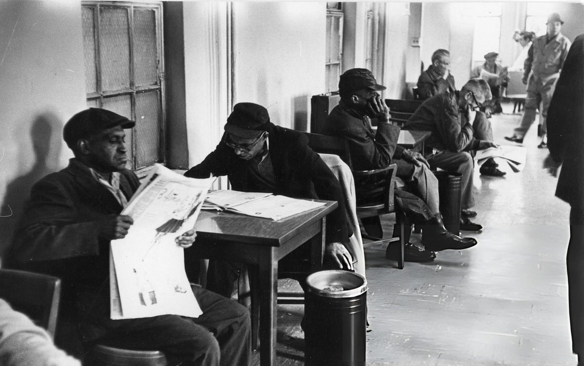 Men Reading Newspapers In The Municipal Lodging House At East 2Nd Street And The Bowery, New York, 1967.