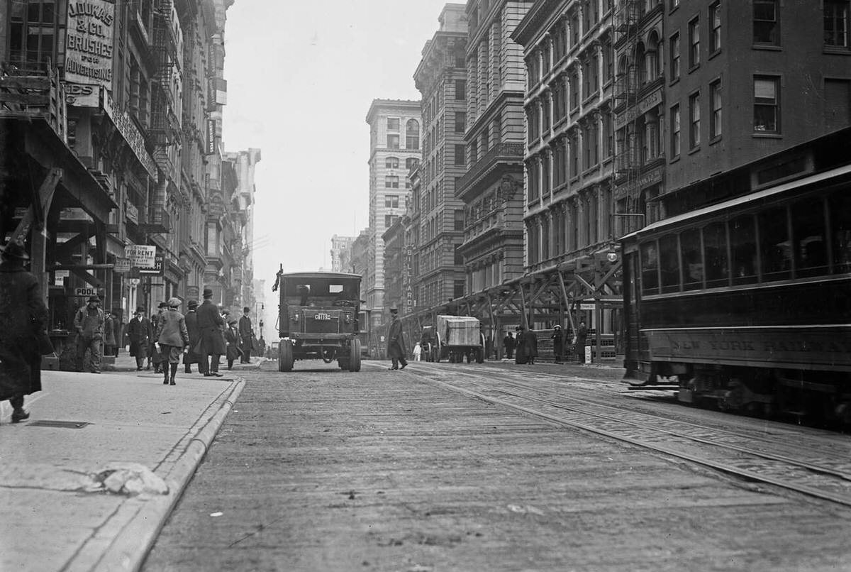 Broadway Looking North From Worth Street, 1913.