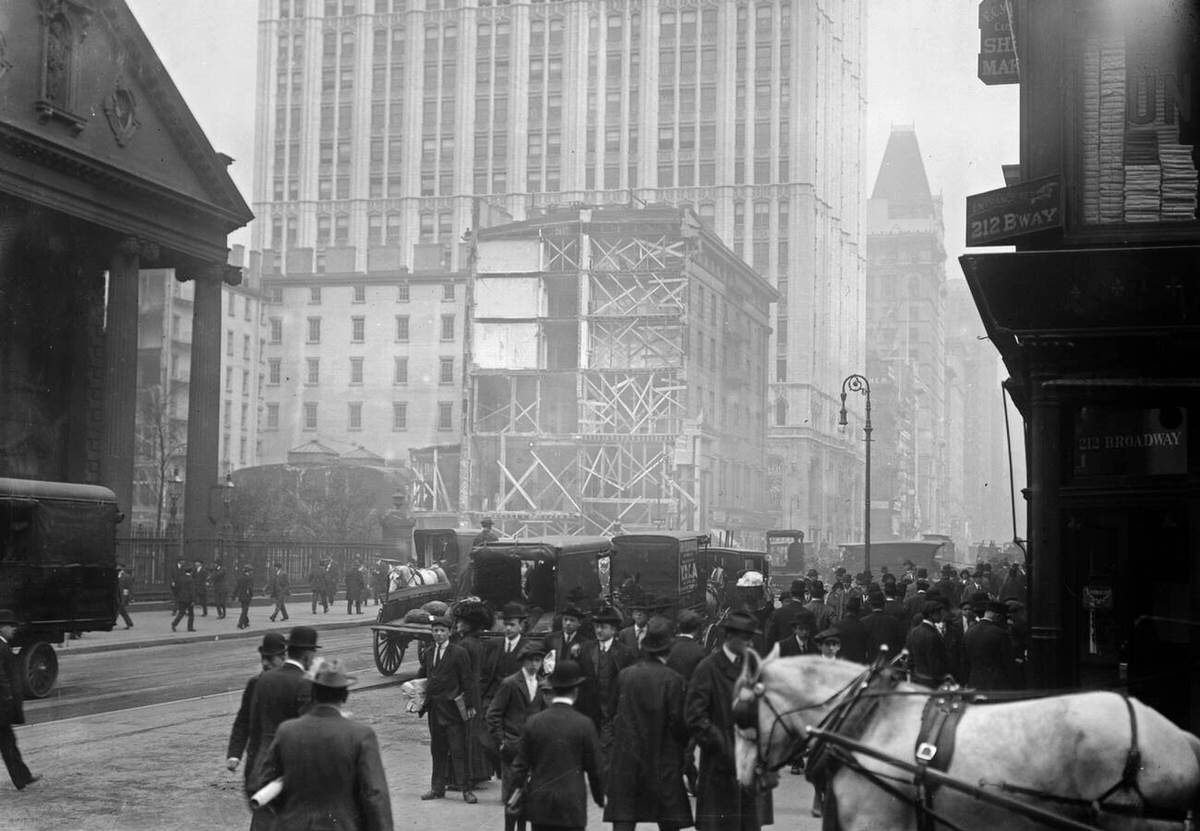 Demolition Of Part Of The Astor House Hotel On The West Side Of Broadway Between Vesey And Barclay Streets, 1913.
