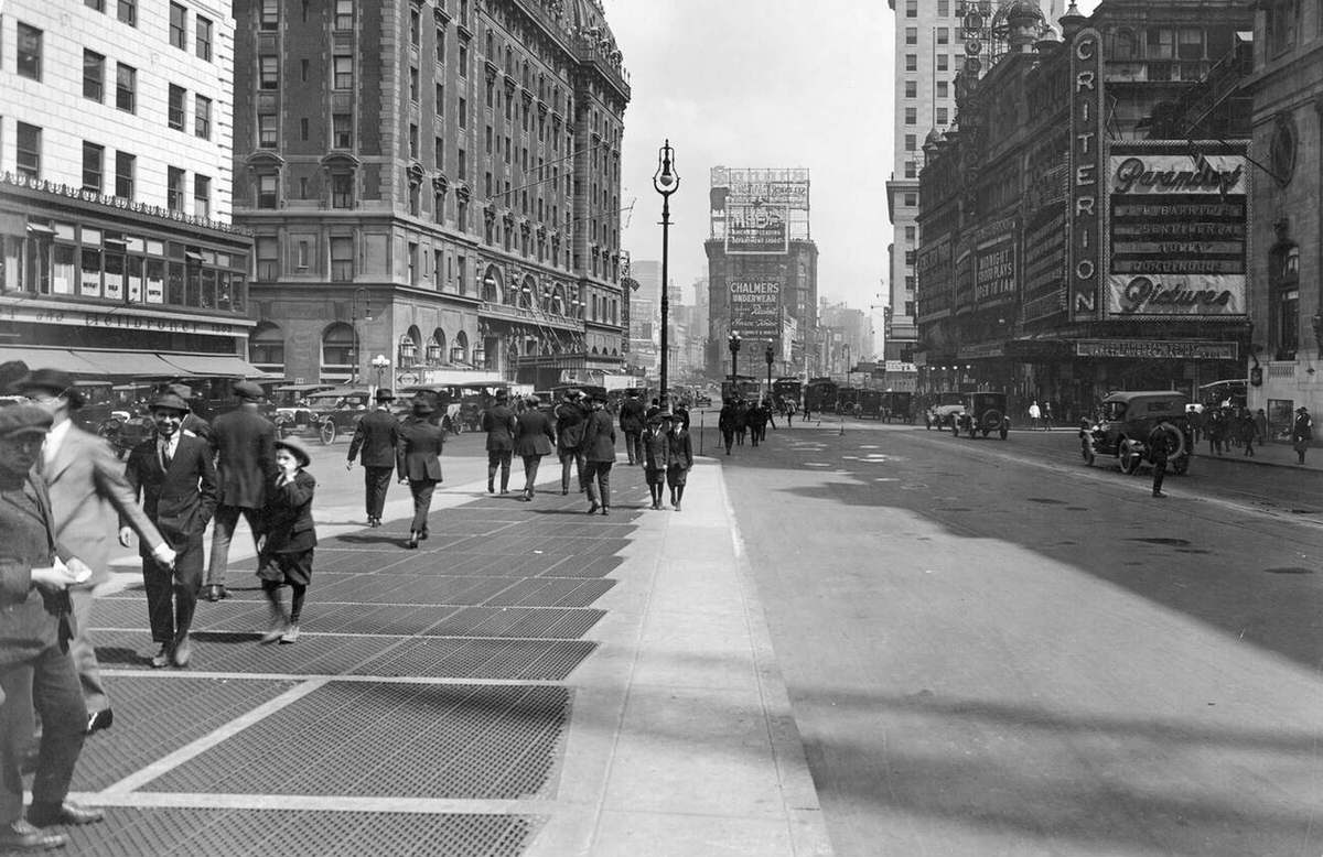 44Th Street And Broadway In Times Square With The Olympia Theatre Complex, New York, 1921.