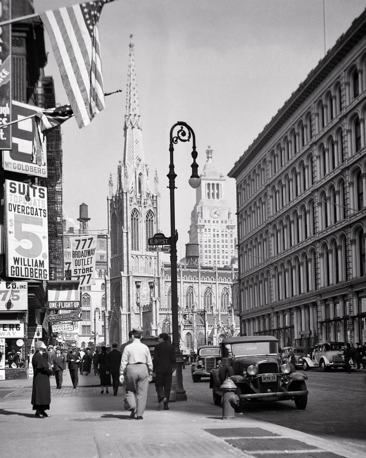Broadway Looking Uptown From East 9Th Street Toward Grace Church And The Wanamaker Store, New York, 1939.
