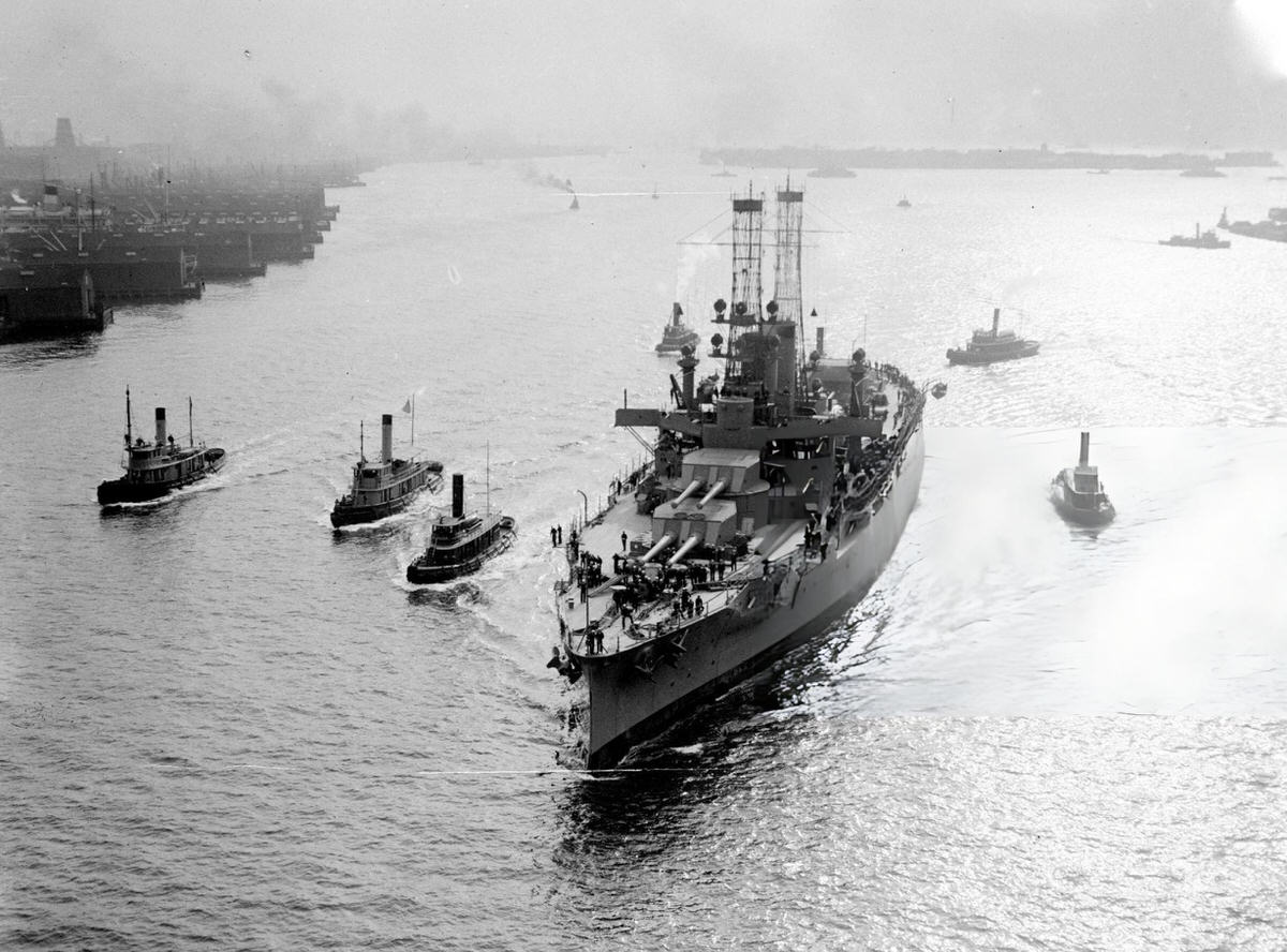 Battleship Uss Wyoming Sailing Under The Brooklyn Bridge After Being Outfitted At The Brooklyn Navy Yard, 1912.