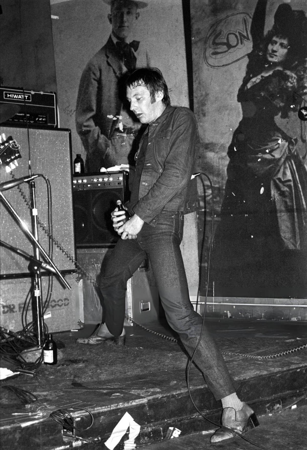 Lee Brilleaux Performing With Dr. Feelgood At Cbgb, New York, 1977.
