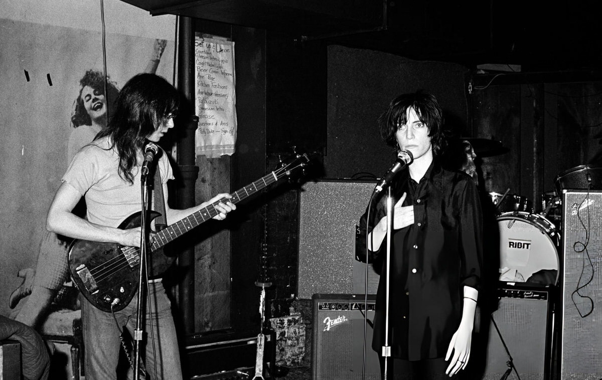 Patti Smith Performing With Lenny Kaye At Cbgb, New York, 1975.