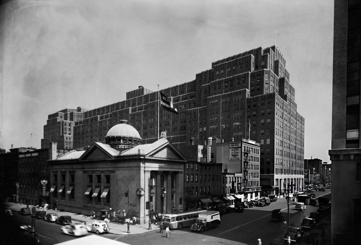 New York Savings Bank And The Port Authority Building At 8Th Avenue And West 14Th Street, Chelsea, 1930S.