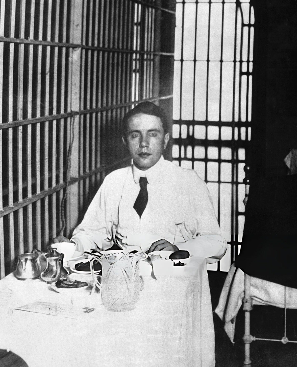 Wealthy Accused Murderer Harry K. Thaw Eats A Breakfast Supplied By Delmonico'S Restaurant In His Jail Cell In New York City, 1906.