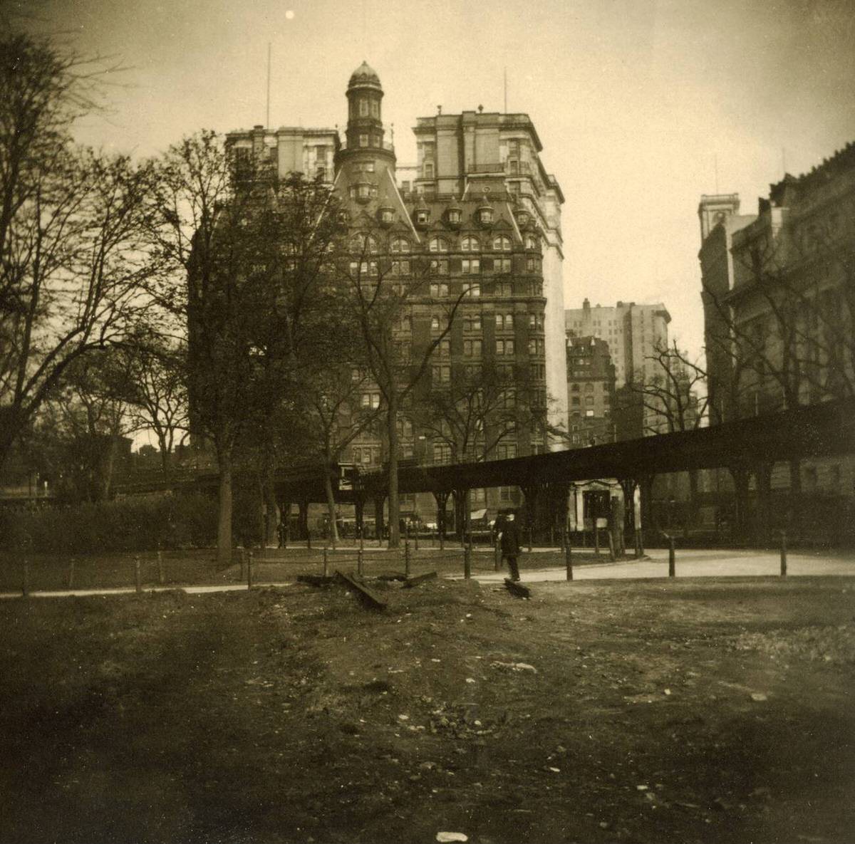 Washington Building At No. 1 Broadway Near Battery Park, Manhattan, 1900.