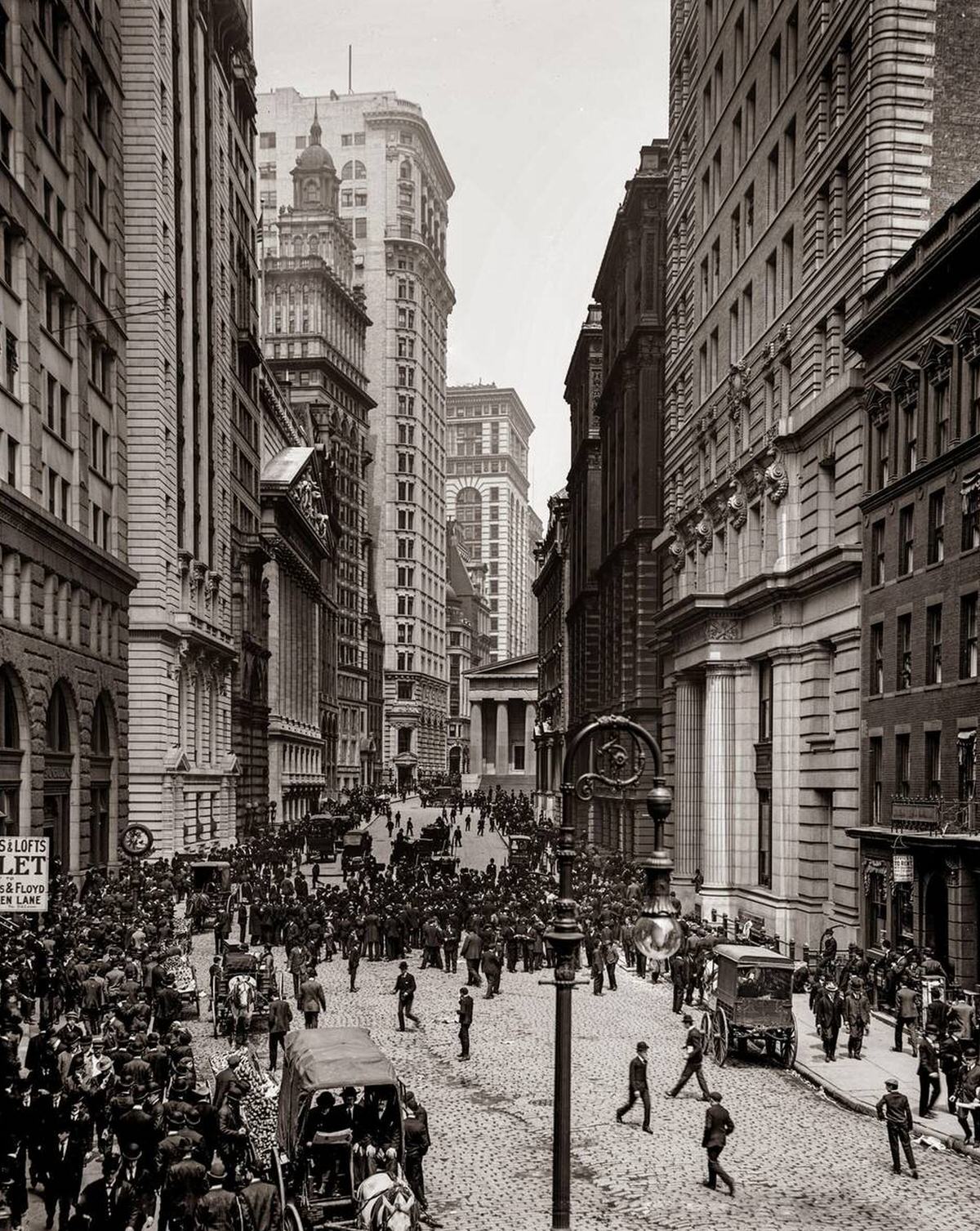 Curb Exchange Brokers On Broad Street Looking North Toward Wall Street And Federal Hall, 1906.