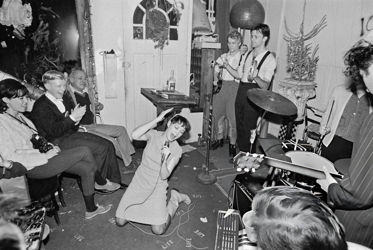 Ann Magnuson Performing At Life Cafe In The East Village, 1982.